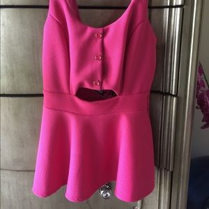 NWT Bebe keyhole peplum top